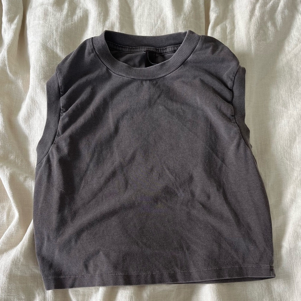 SKIMS S Sleeveless Gray Top
